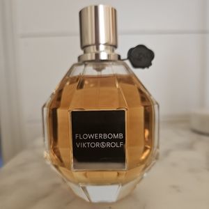 Flowerbomb Viktor & Rolf